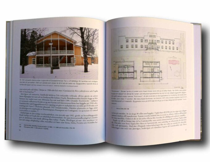 Photo showing a sample spread of the book Märkvärdigt vatten