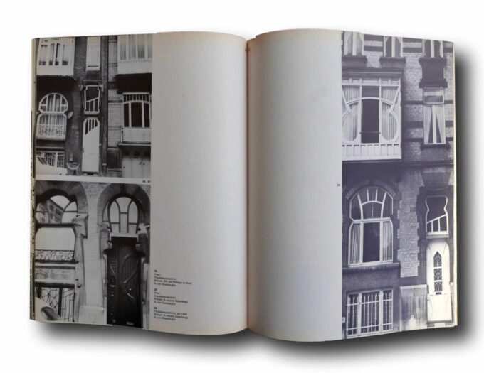 Photo showing a sample spread of the book Struktur und Dekoration