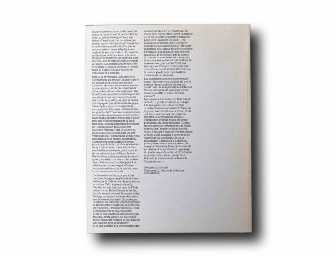 Photo showing a sample spread of the book Maisons de Bois