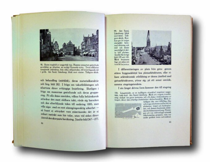 Photo showing a sample spread of the book Staden som konstverk