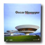 Photo showing the book Oscar Niemeyer 100 Anos 100 Obras 100 Years 100 Works